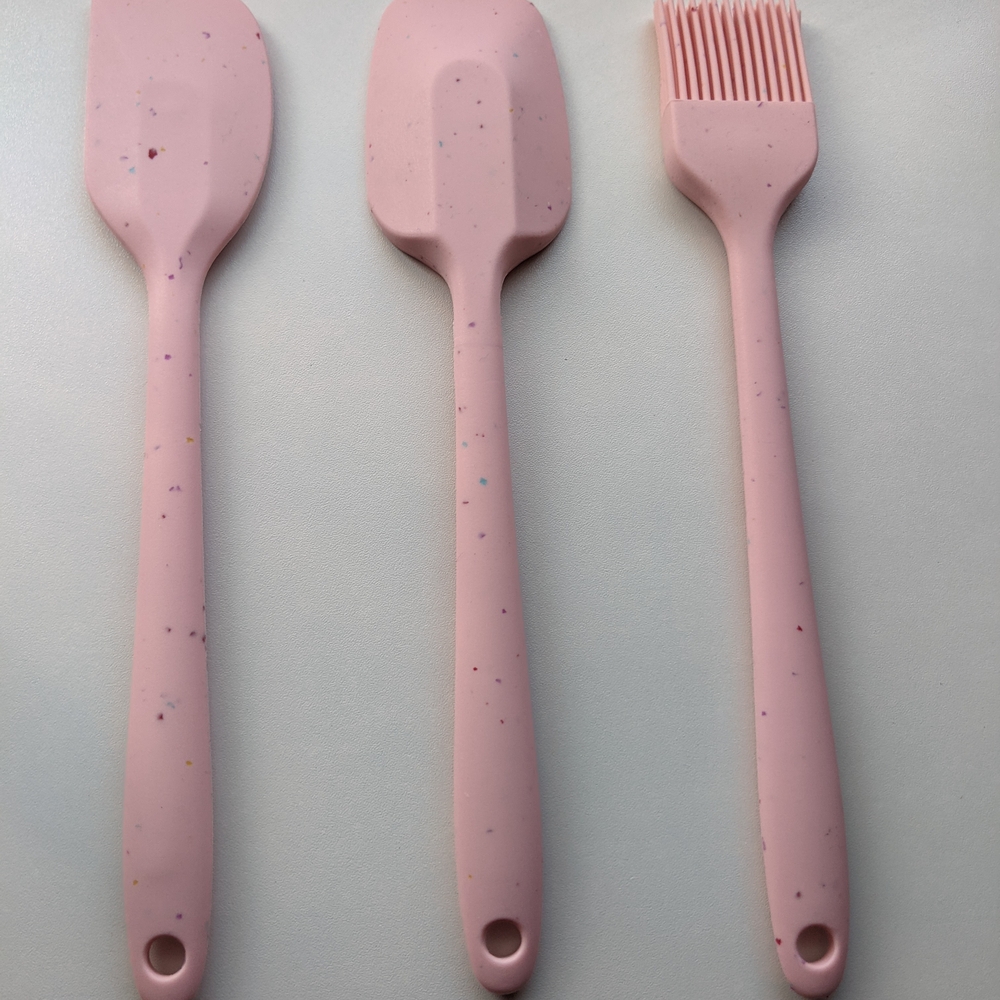 Paris Hilton Pink Silicone Utensil Set